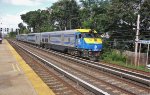 LI 422 on WB Oyster bay train 